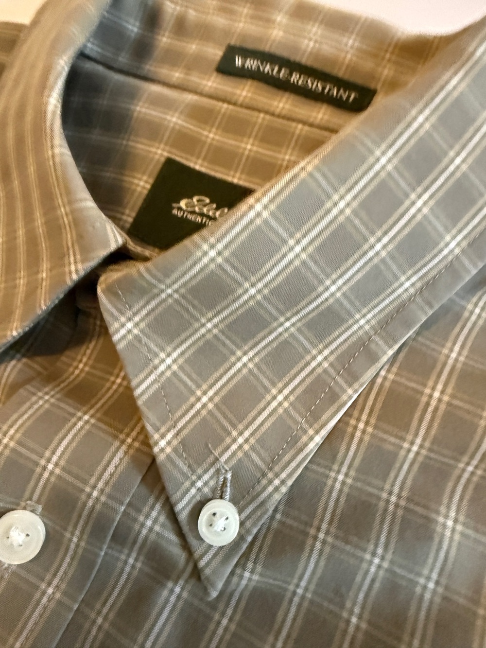 Eddie Bauer Wrinkle-Resistant Button-Down Shirt – Men’s Medium – 100% Cotton - Picture 3 of 10
